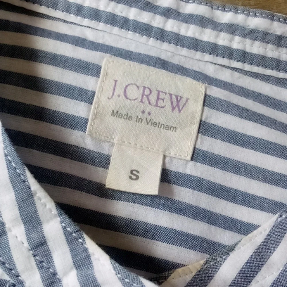 Ruffled Nautical J Crew Size 4 With 4 Button Front great Condition 38